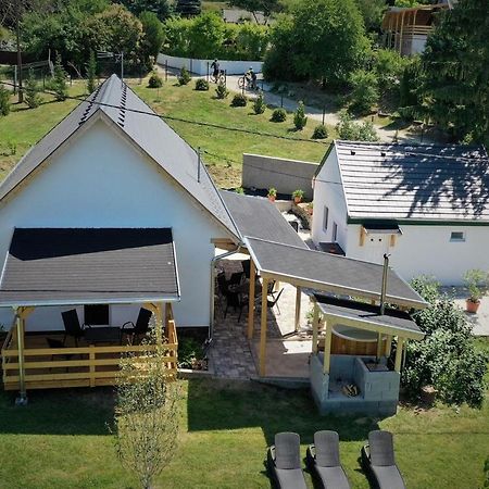 Borkuti Panzio Es Apartman Balatonszárszó Eksteriør bilde