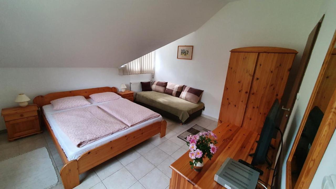 Borkuti Panzio Es Apartman Balatonszárszó Eksteriør bilde