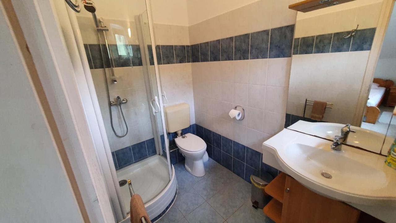 Borkuti Panzio Es Apartman Balatonszárszó Eksteriør bilde