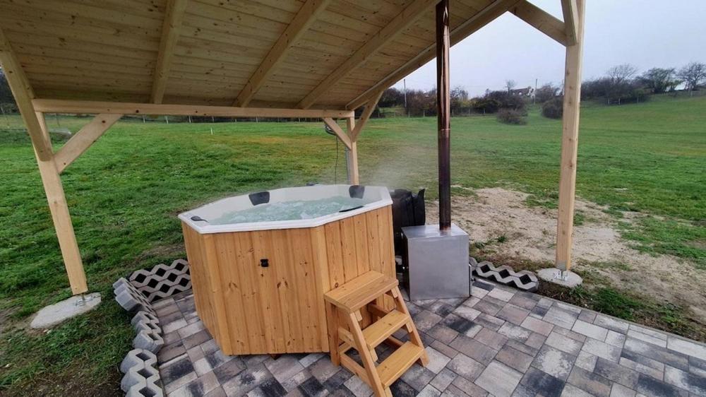 Borkuti Panzio Es Apartman Balatonszárszó Eksteriør bilde